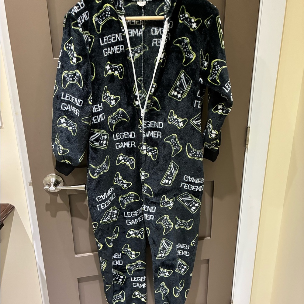 Black Gamer Onesie with hood. 10Y